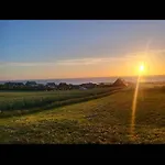 Semesterbostad New With Sea View And
