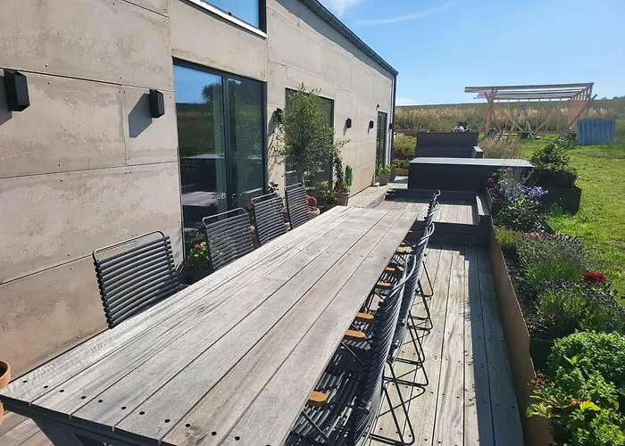 New With Sea View And Сasa de vacaciones *